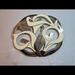 Vintage 1970s Calla Lillies Trivet Gold-Tone Metal Cream Enamel for Hot Foods